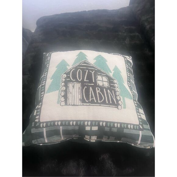 Rivers edge cozy cabin TAPESTRY PILLOW 18IN - Picture 3 of 3
